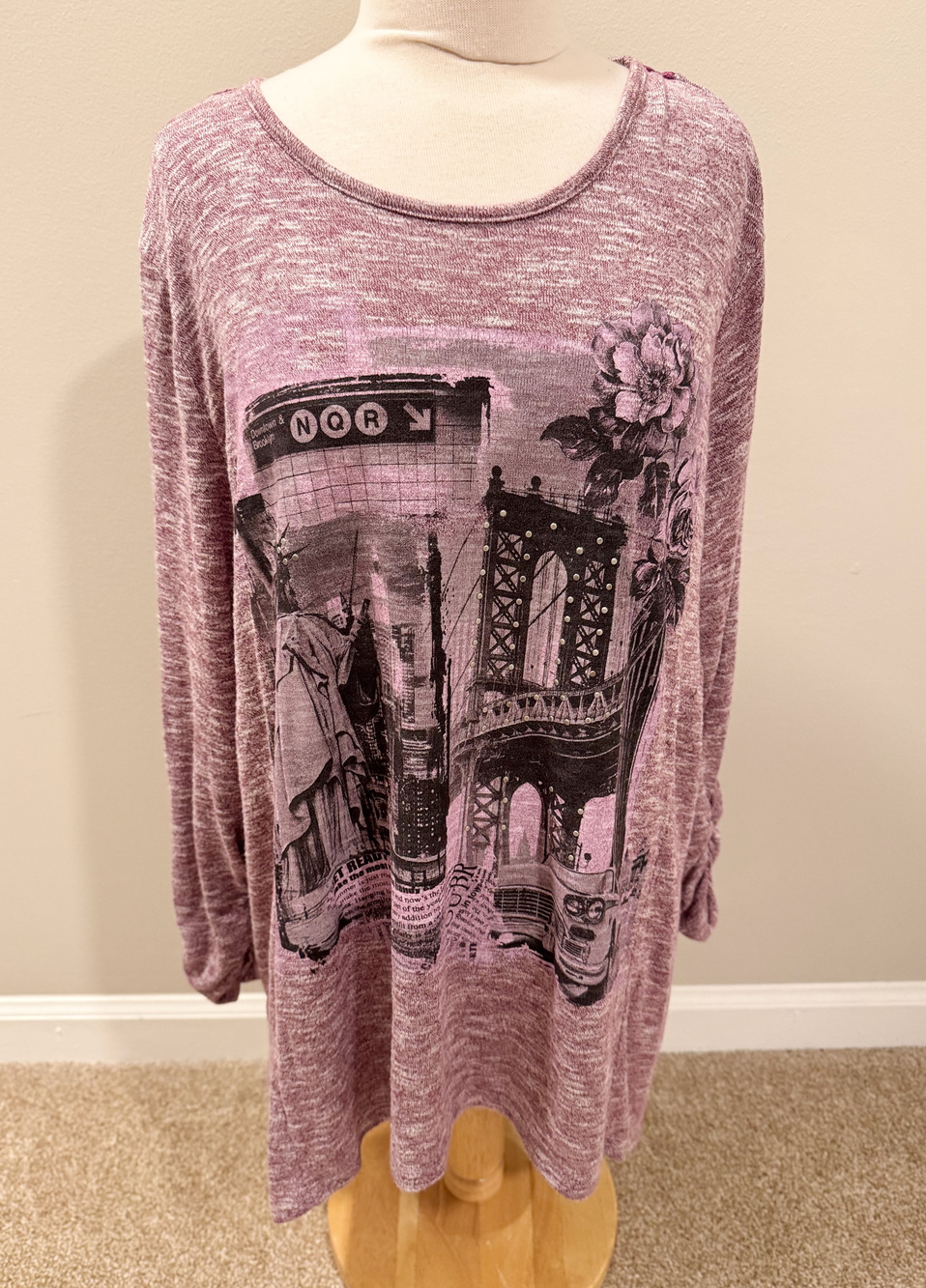 Est 1946 XL Tunic Top Purple New York Graphic Lace Back Ruched 3/4 Sleeve Street